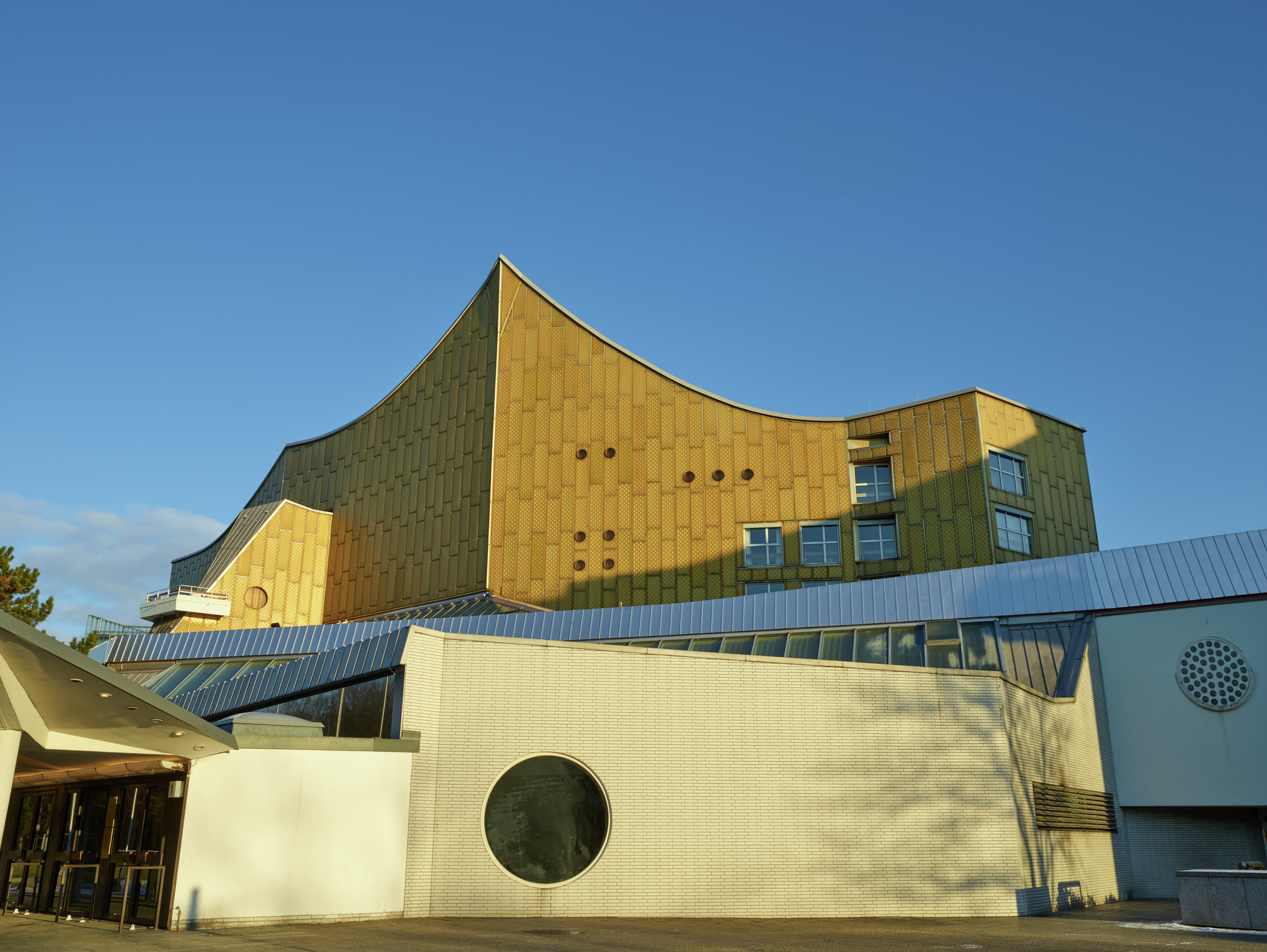 Frank Gehry – Hans Scharoun: Strong Resonances / Zusammenklänge